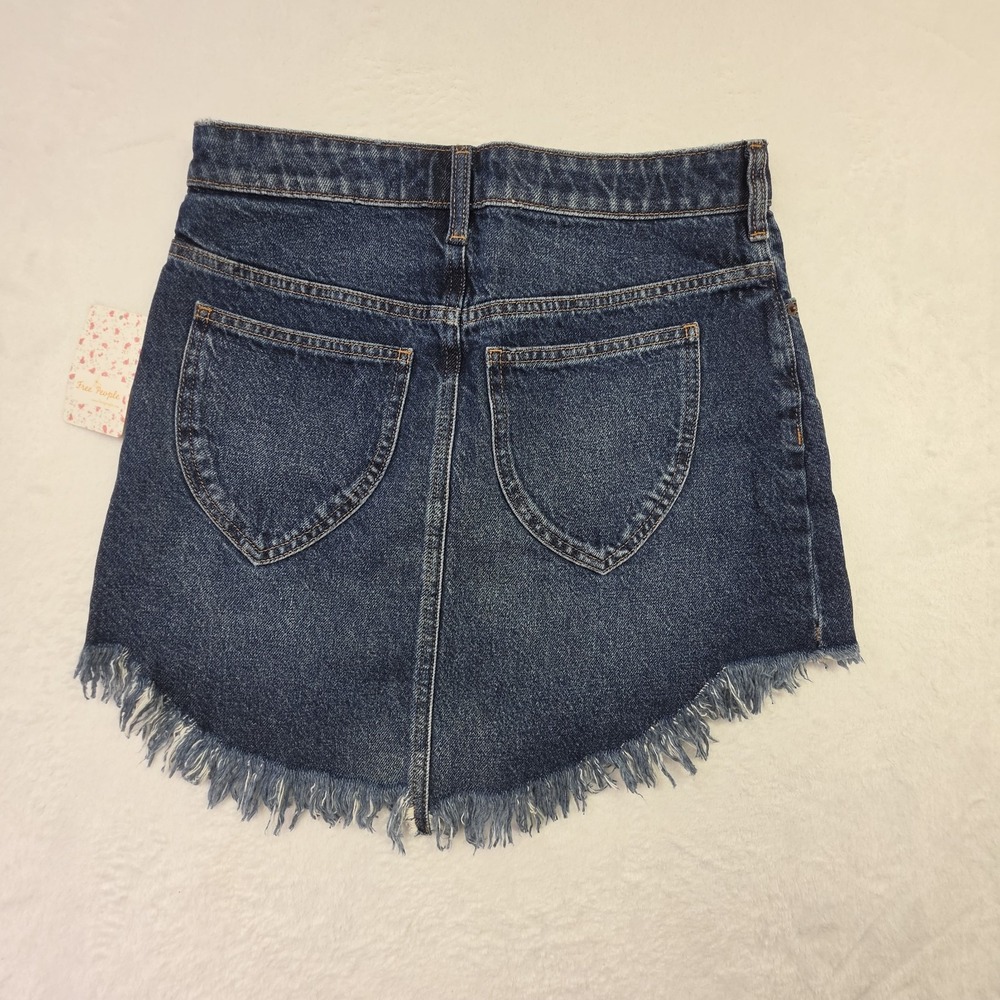 Free People Denim Mini Skirt Womens 27 Frayed Hem Raw Edge Boho Festival NWT - Picture 4 of 8